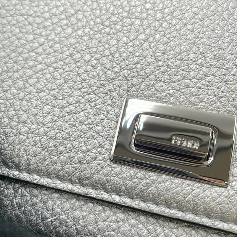 フェンディ 長財布 ピーカブー ターンロック カーフレザー 8M0427 FENDI