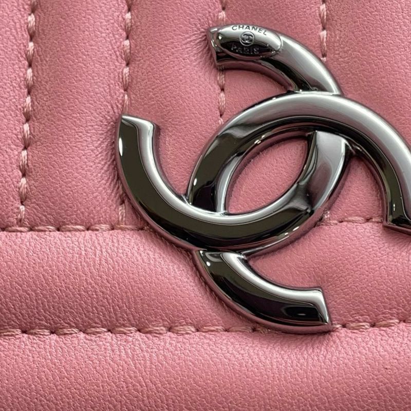 シャネル チェーンショルダーバッグ シェブロン ココマーク ラムスキン CHANEL バッグ Wチェーン