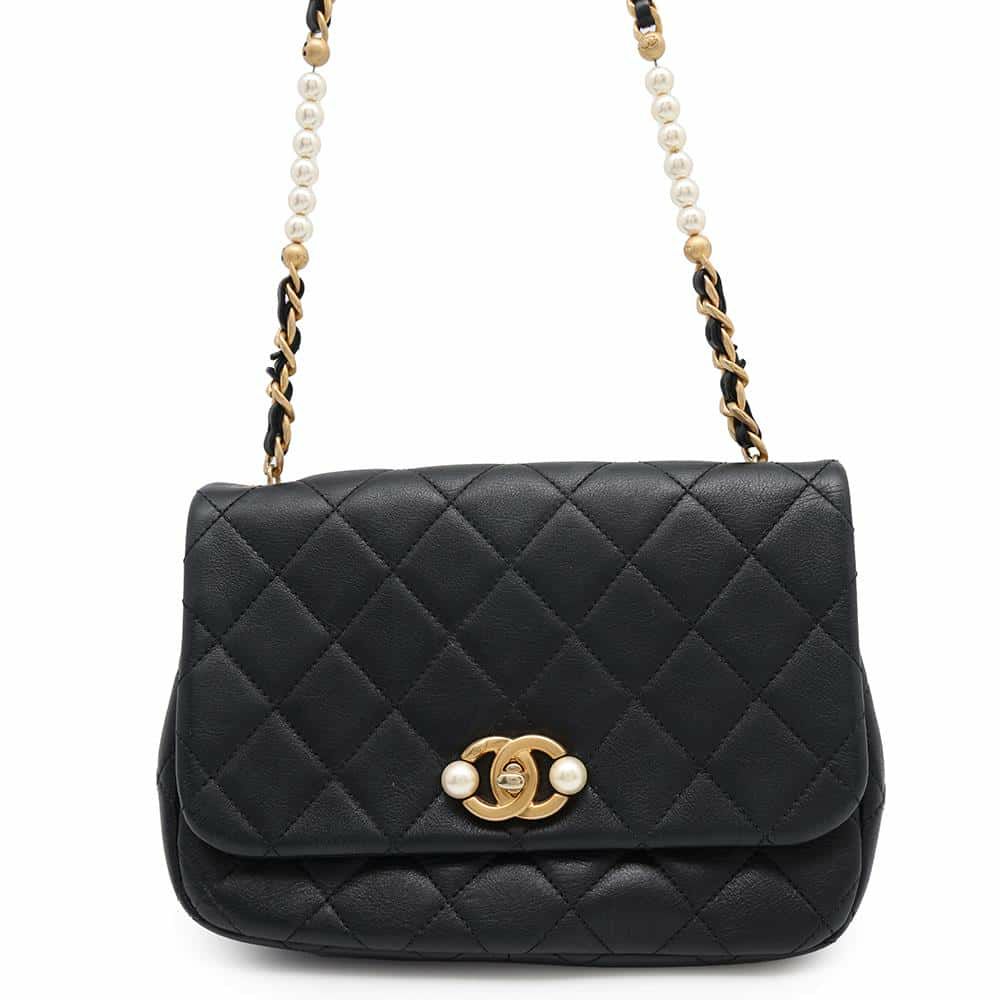 シャネル チェーンショルダーバッグ マトラッセ ココマーク カーフスキン フェイクパール CHANEL バッグ 黒