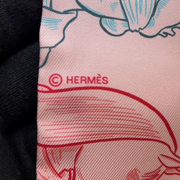 エルメス スカーフ ツイリー エルメスのドレスコード DRESS CODE HERMES シルクツイル 2021秋