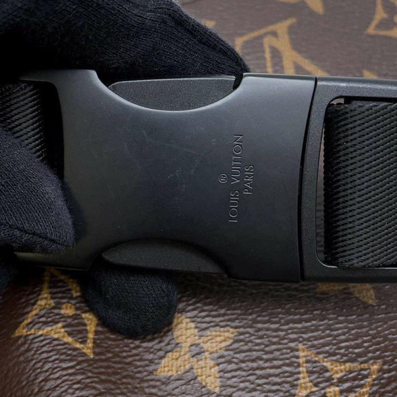 ルイヴィトン ボディバッグ モノグラム・マカサー クリストファー・バムバッグ M45337 ヴィトン メンズ ブラック 黒