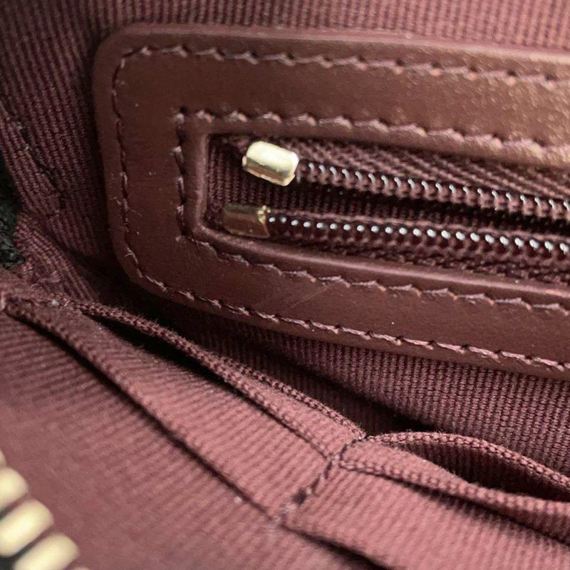 シャネル チェーンショルダーバッグ フラップ フォンケース マトラッセ ココマーク キャビアスキン AP2096 CHANEL ポシェット 黒