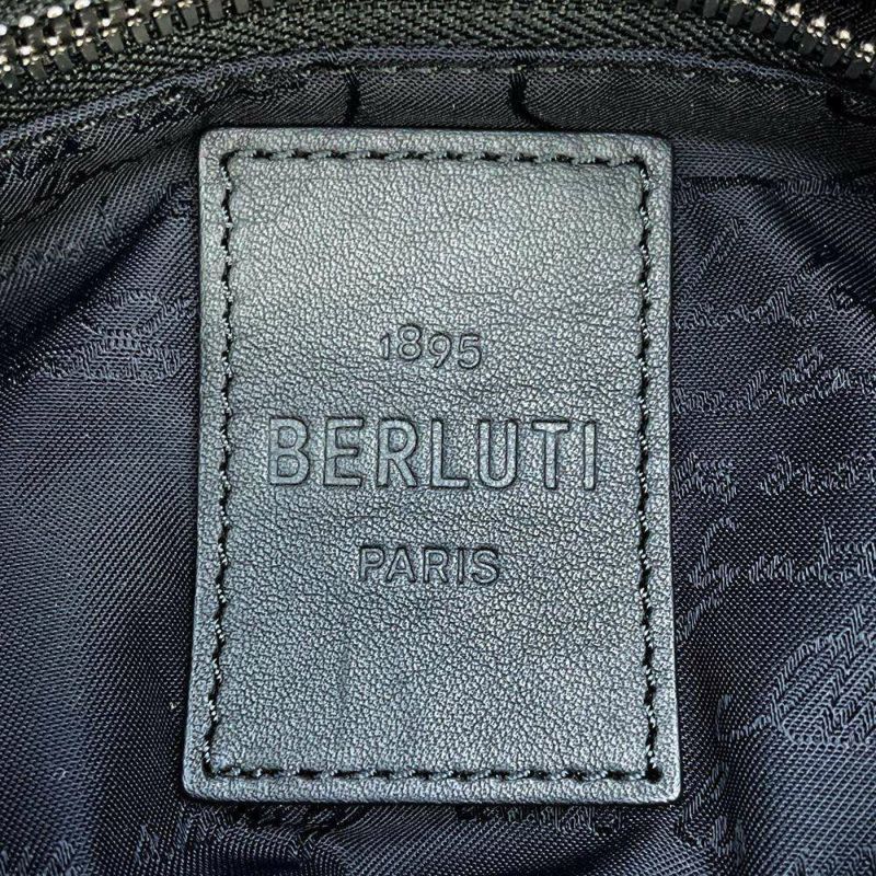 ベルルッティ ボディバッグ ナイロン レザー Berluti 黒 白 マルチカラー
