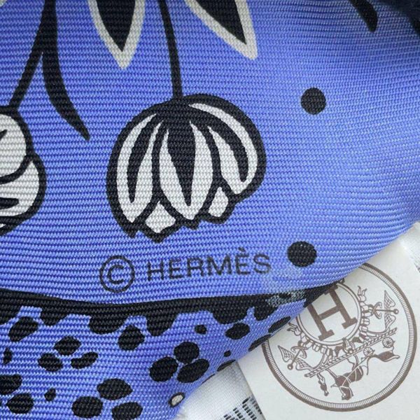 ファッション小物エルメス スカーフ ツイリー  Les Leopards Bandana レオパード・バンダナ HERMES シルクツイル