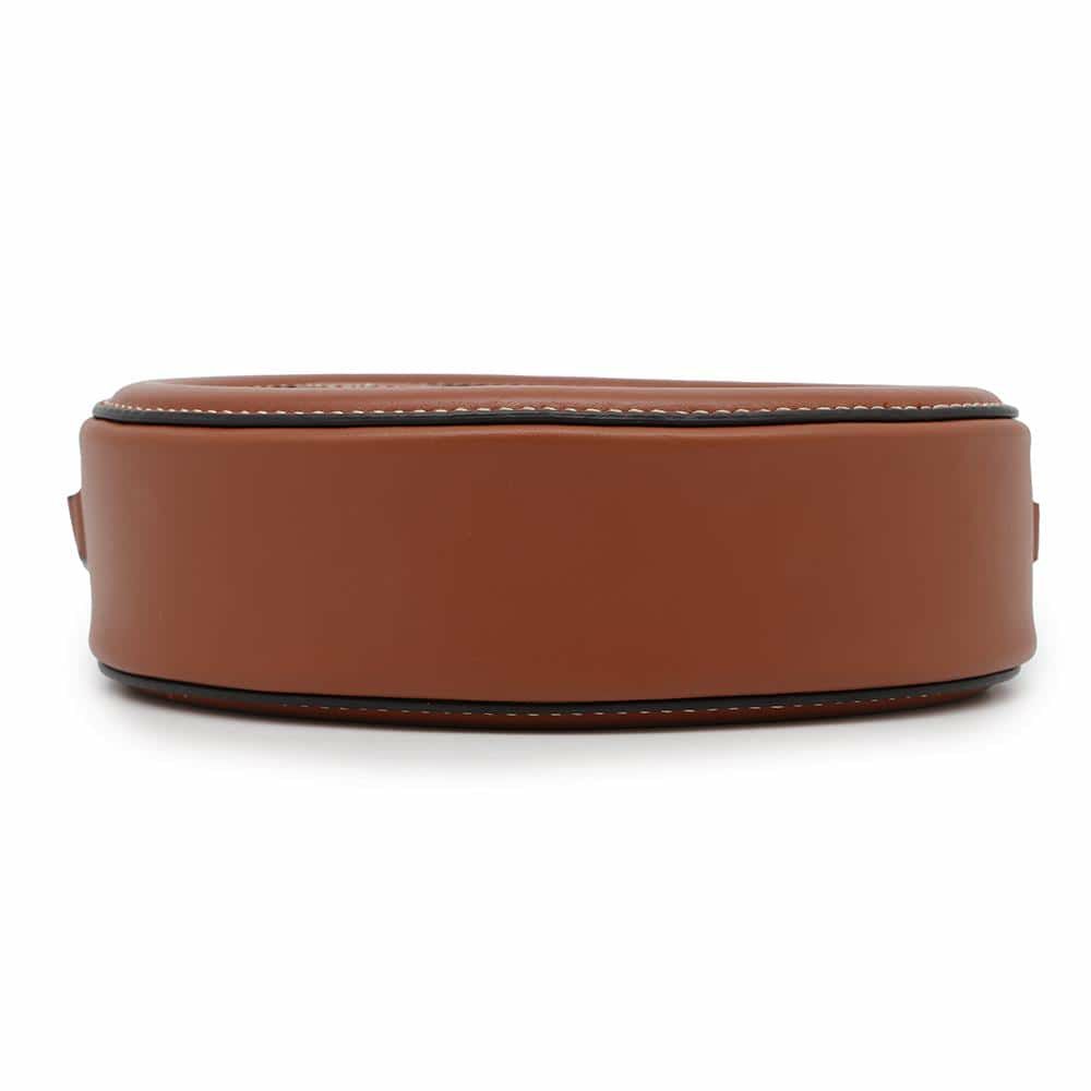 セリーヌ ショルダーバッグ オーバルパース キュイルトリオンフ 10I703DPQ CELINE