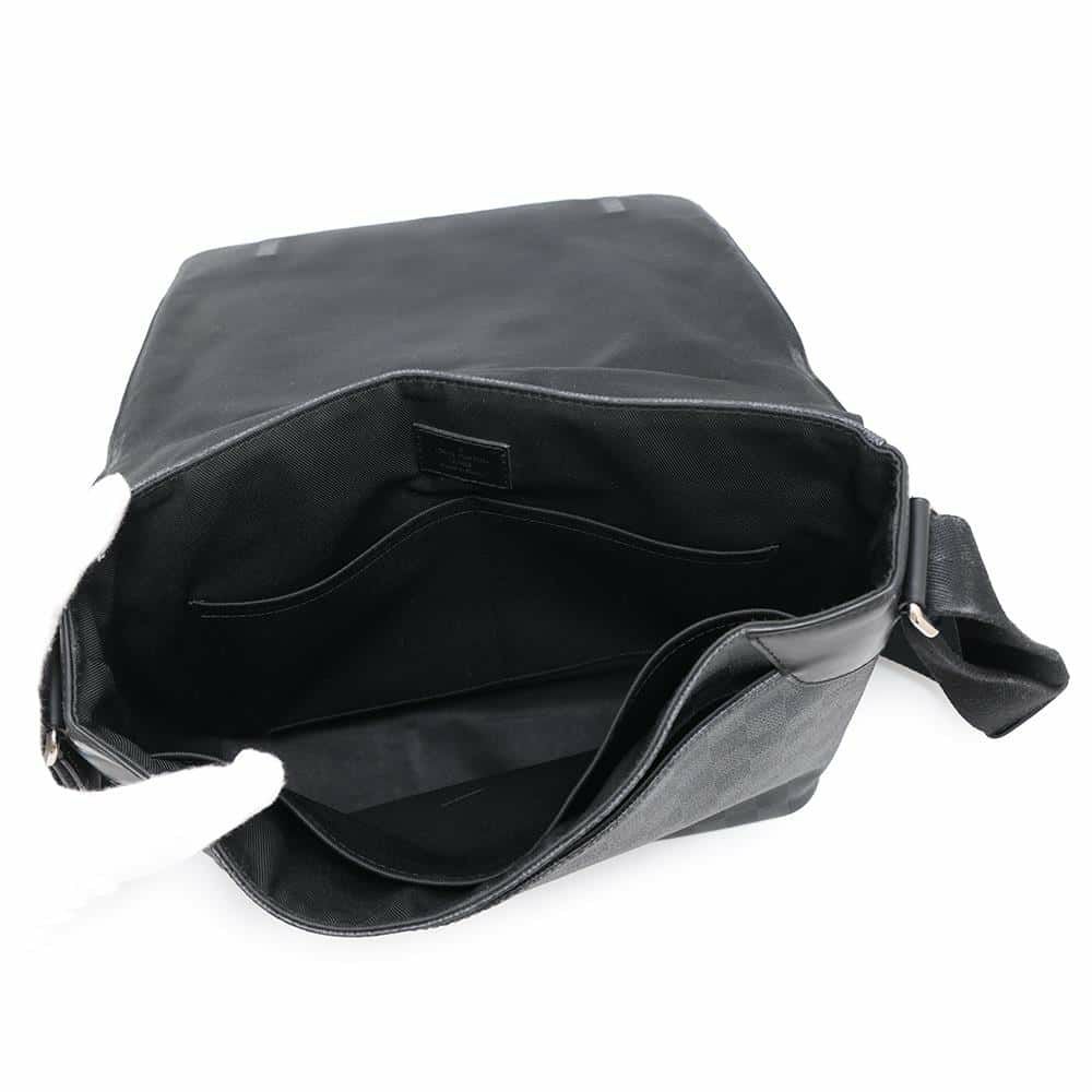 ルイヴィトン ショルダーバッグ ダミエ・グラフィット ディストリクトNM MM N41029 ヴィトン メンズ ブラック 黒