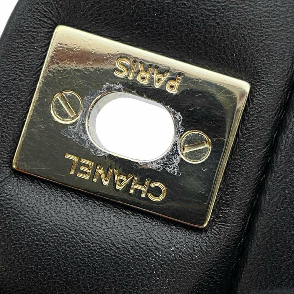 シャネル チェーンショルダーバッグ マトラッセ ココマーク トップハンドル ミニ フラップ ラムスキン AS2431 CHANEL 黒