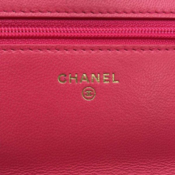 シャネル チェーンウォレット CHANEL 19 マトラッセ ココマーク キルティング ラムスキン AP0957 財布