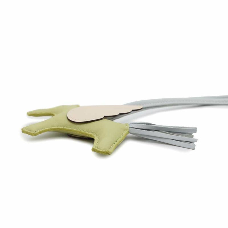 エルメス バッグチャーム ロデオPM ペガサス ジョーヌブルジョン/ブルーブリュム/ナタ ラムスキン Z刻印