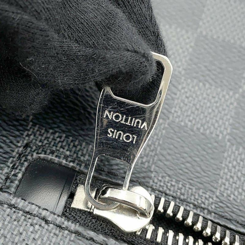 ルイヴィトン ショルダーバッグ ダミエ・グラフィット ディストリクトMM N41272 LOUIS VUITTON 黒 ブラック