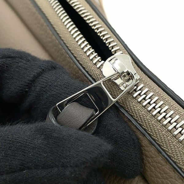 ロエベ ショルダーバッグ ミリタリー メッセンジャーバッグXS レザー 313.53BU20 LOEWE