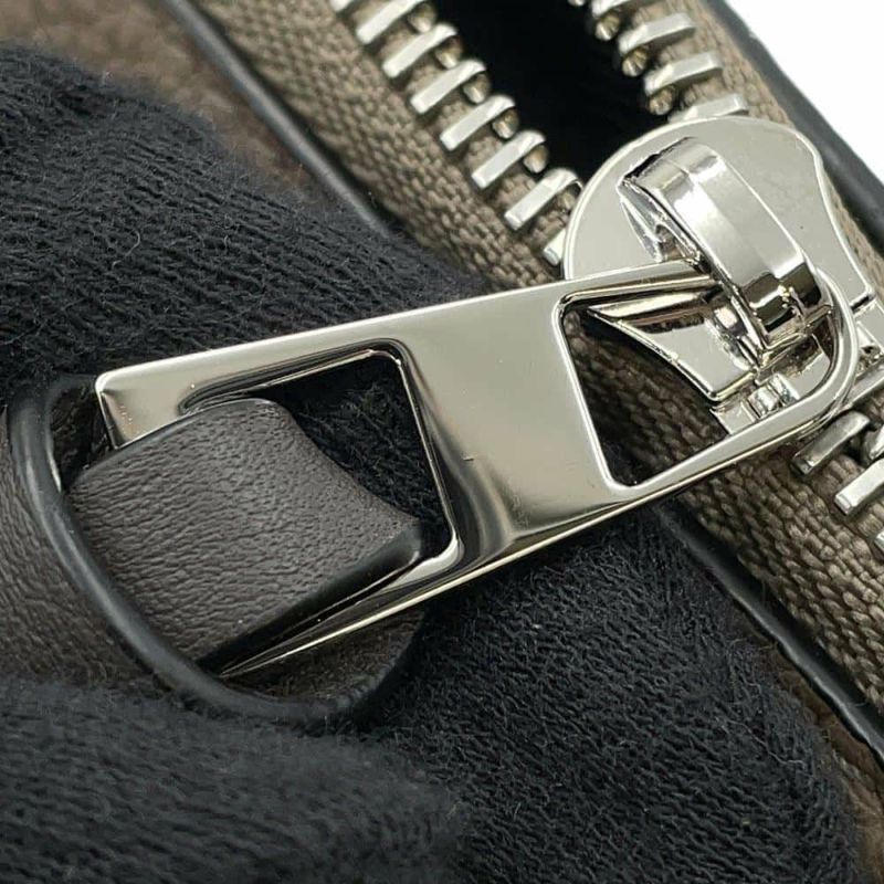 ロエベ ショルダーバッグ ミリタリー メッセンジャーバッグXS レザー 313.53BU20 LOEWE