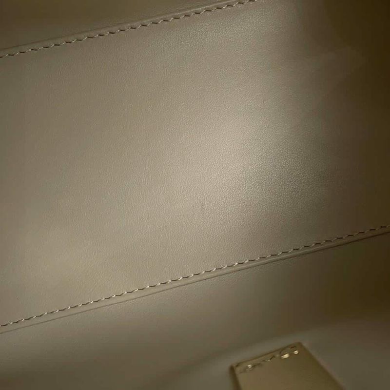 ヴァレクストラ ハンドバッグ イジィデ ミニ ソフトカーフレザー V5E36-28-TO-OC Valextra 2way ベージュ