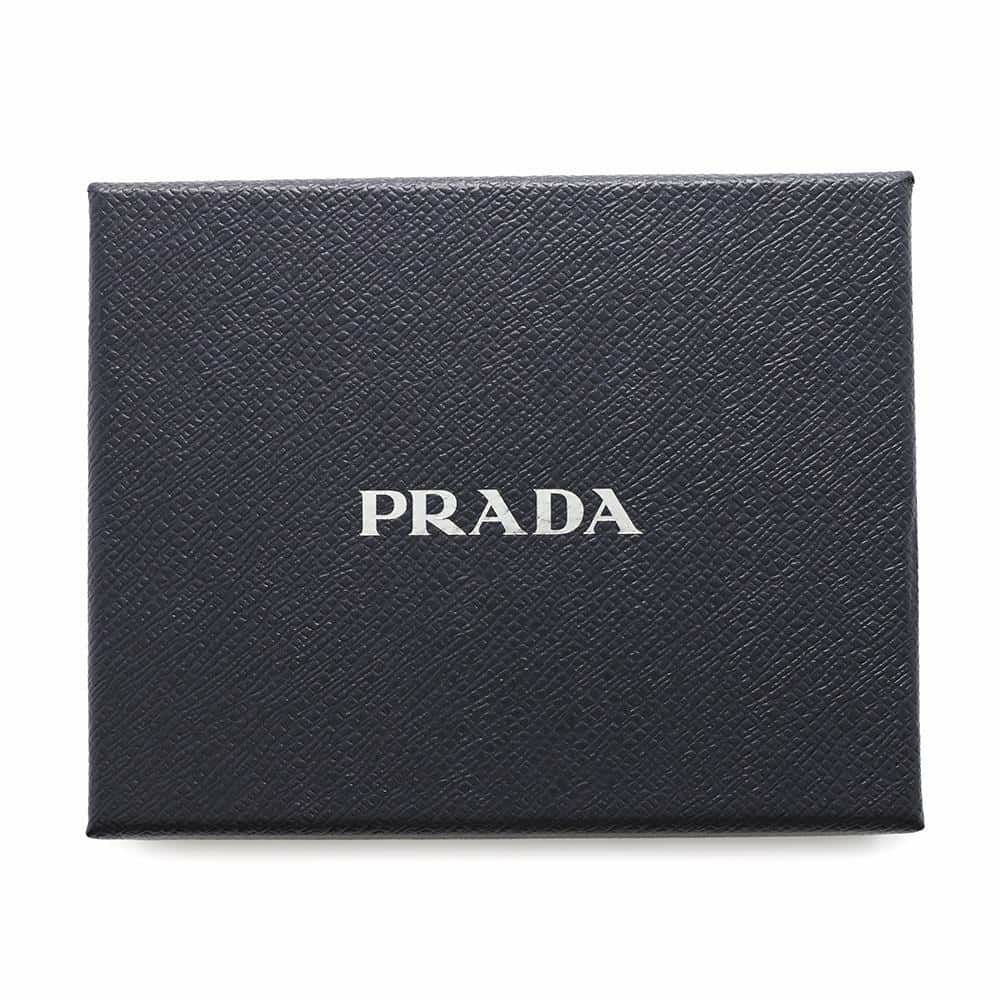 プラダ ネームタグ トライアングル サフィアーノレザー 2TT153 PRADA