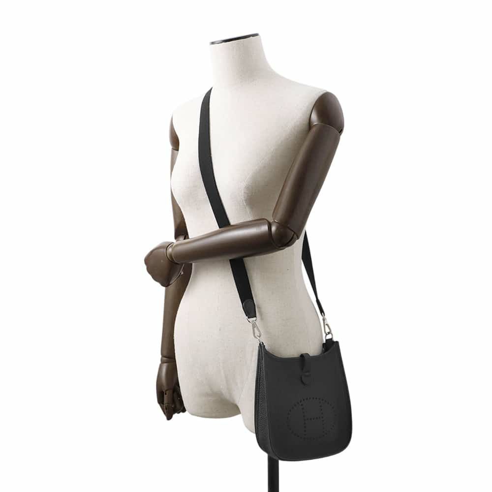 エルメス エブリンTPM アマゾン ブラック/シルバー金具 トリヨンクレマンス Z刻印 黒