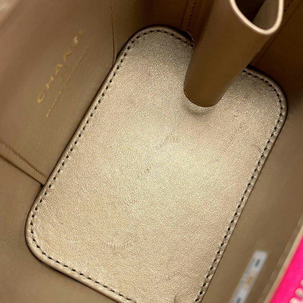 シャネル チェーンショルダーバッグ ココマーク マトラッセ ココボール バニティバッグ スモール AP1447 CHANEL