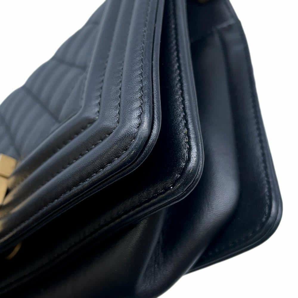 シャネル チェーンショルダーバッグ ボーイシャネル スモール マトラッセ ココマーク A67085 BOY CHANEL バッグ 黒