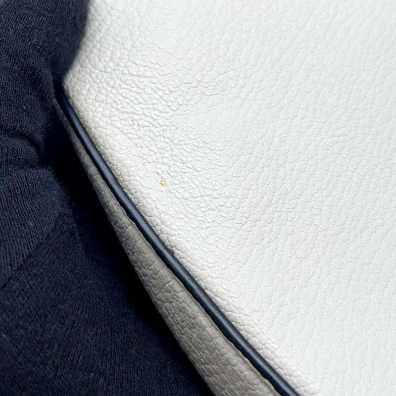 プラダ ショルダーバッグ マドラス レザー 5BC105 Miu Miu ワンショルダーバッグ ハンドバッグ 白