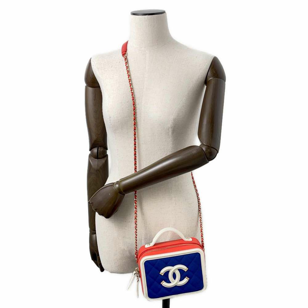 シャネル チェーンショルダーバッグ CCフィリグリー ココマーク マトラッセ キャビアスキン A84452 CHANEL