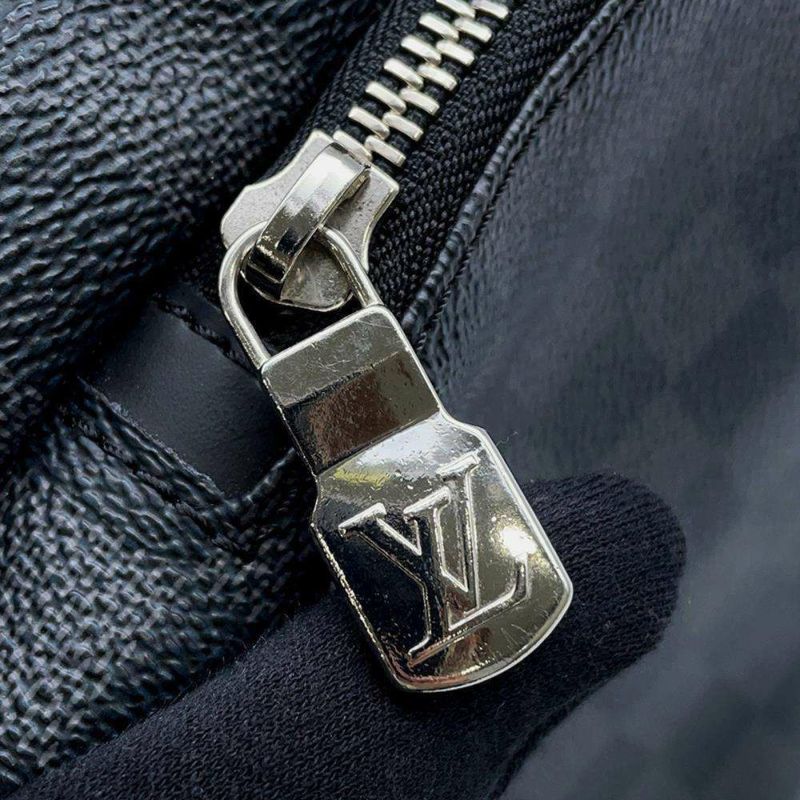 ルイヴィトン ボディバッグ ダミエ・グラフィット アヴェニュー・スリングバッグ N41719 LOUIS VUITTON 黒 ブラック