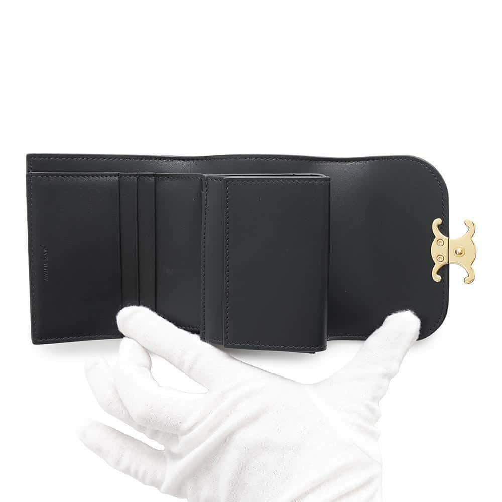 セリーヌ 三つ折り財布 トリオンフ スモール フラップウォレット 10D783DPV.38NO CELINE 財布 黒