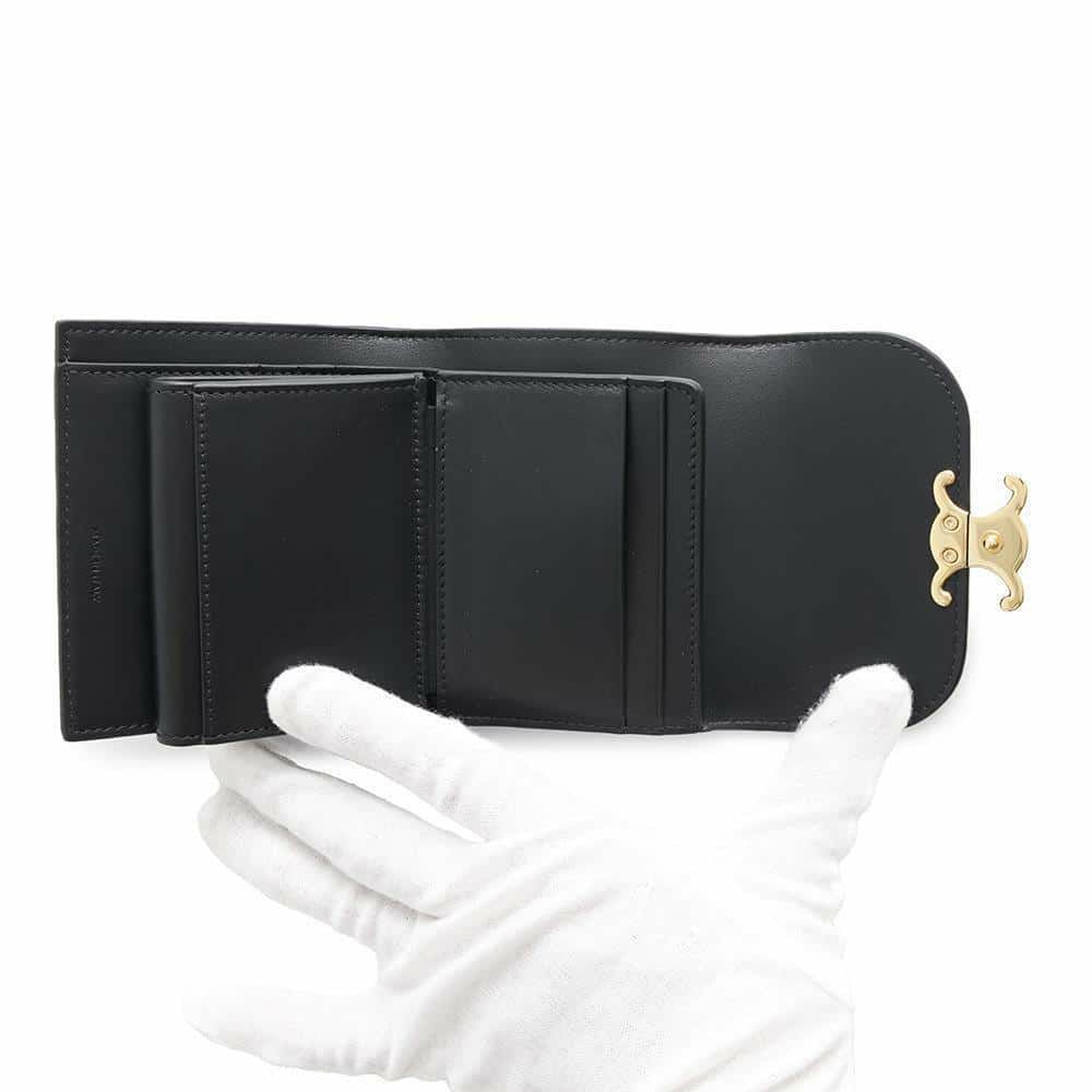 セリーヌ 三つ折り財布 トリオンフ スモール フラップウォレット 10D783DPV.38NO CELINE 財布 黒