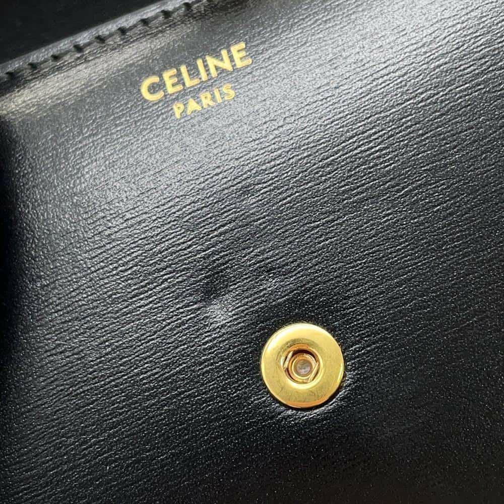 セリーヌ 三つ折り財布 トリオンフ スモール フラップウォレット 10D783DPV.38NO CELINE 財布 黒