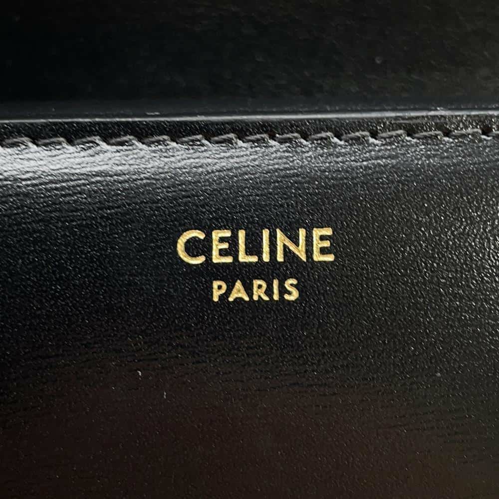 セリーヌ 三つ折り財布 トリオンフ スモール フラップウォレット 10D783DPV.38NO CELINE 財布 黒