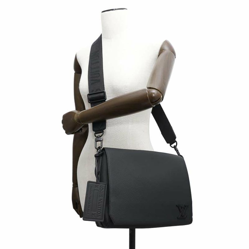 ルイヴィトン ショルダーバッグ テイクオフ・メッセンジャー グレインレザー M57080 LOUIS VUITTON ブラック 黒