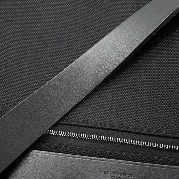 エルメス ショルダーバッグ エールバッグジップMM ブラック/シルバー金具 ヴァッシュハンター /トワルミリタリー B刻印 黒