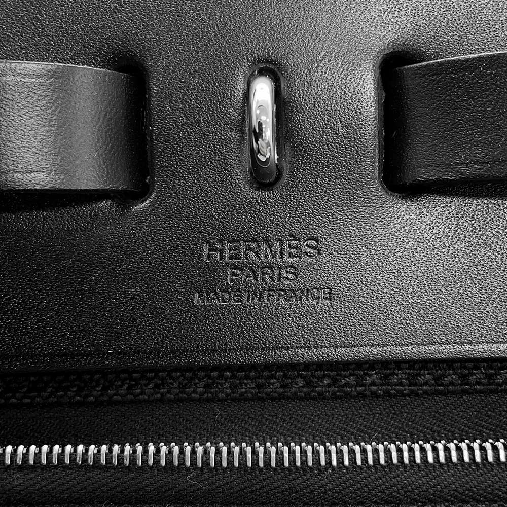 エルメス ショルダーバッグ エールバッグジップMM ブラック/シルバー金具 ヴァッシュハンター /トワルミリタリー B刻印 黒
