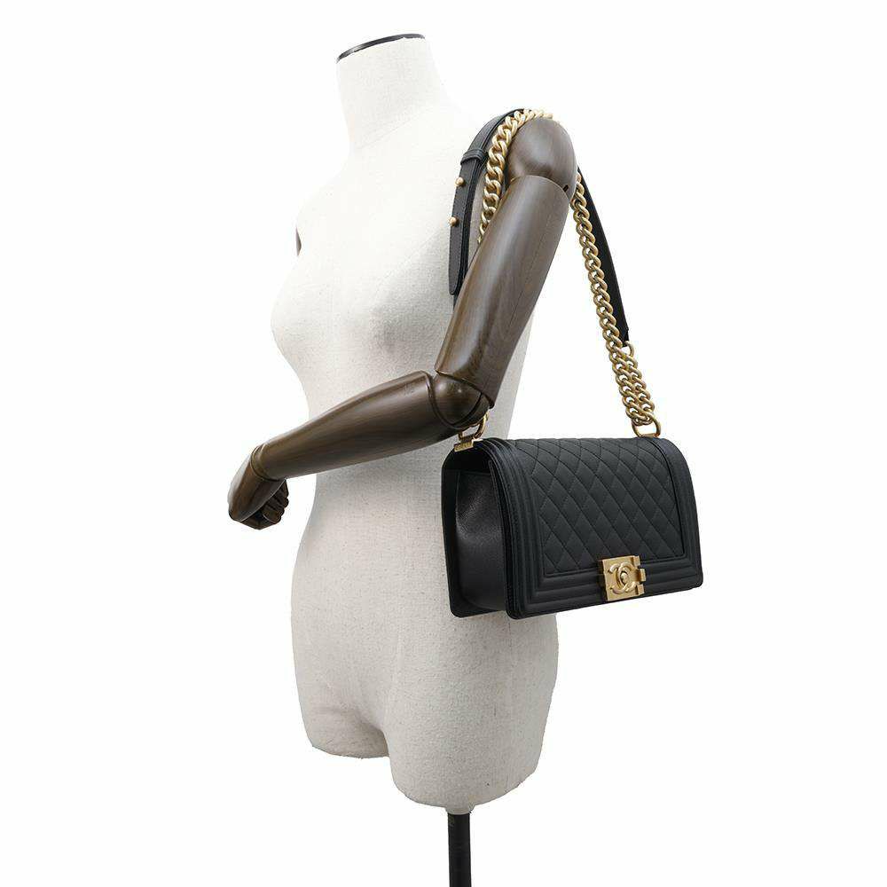 シャネル チェーンショルダーバッグ ココマーク ボーイシャネル キャビアスキン A67086 CHANEL 斜めがけ BOY CHANEL 黒