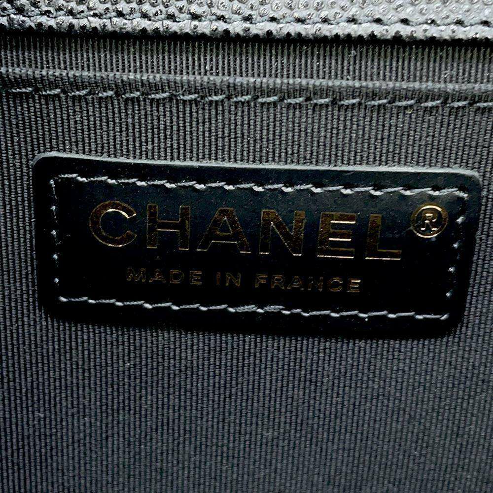 シャネル チェーンショルダーバッグ ココマーク ボーイシャネル キャビアスキン A67086 CHANEL 斜めがけ BOY CHANEL 黒