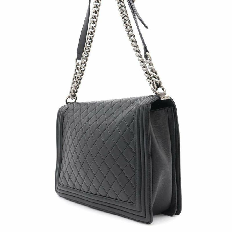 シャネル チェーンショルダーバッグ ボーイシャネル ラージ マトラッセ ココマーク ラムスキン A92193 CHANEL 黒