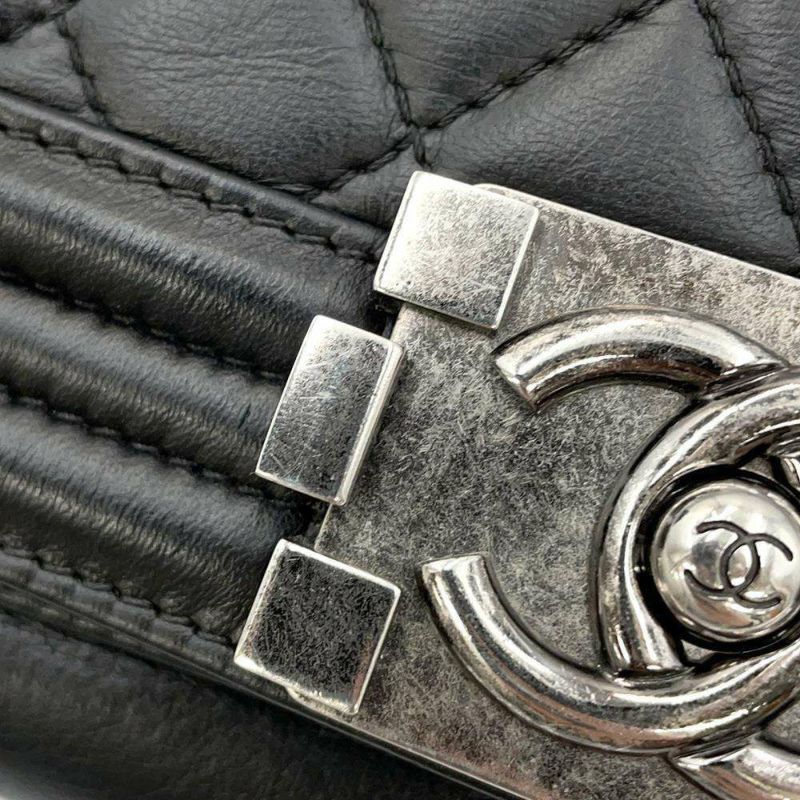 シャネル チェーンショルダーバッグ ボーイシャネル ラージ マトラッセ ココマーク ラムスキン A92193 CHANEL 黒