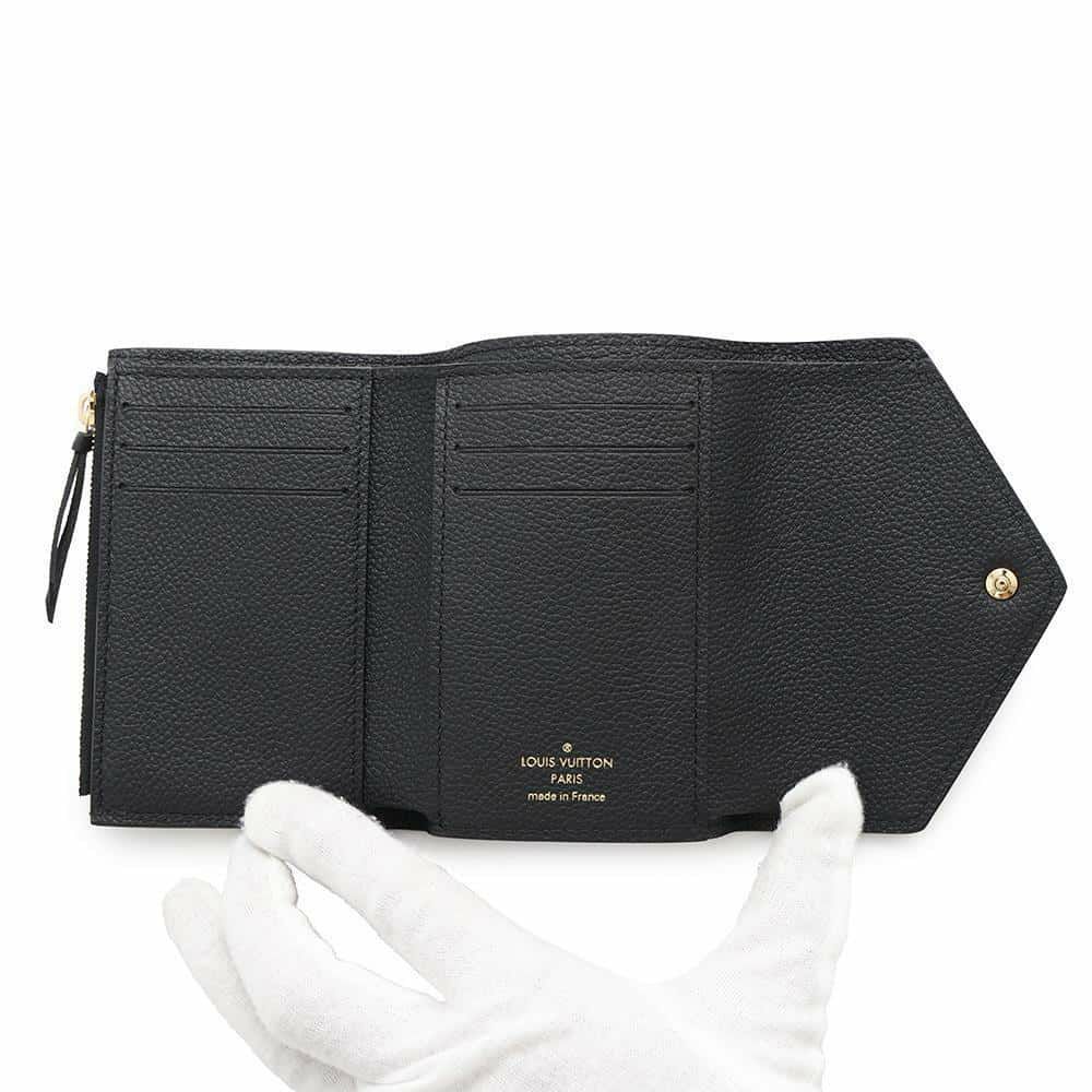 ルイヴィトン 三つ折り財布 モノグラム・アンプラント ポルトフォイユ・ヴィクトリーヌ M64060 ヴィトン ブラック 黒
