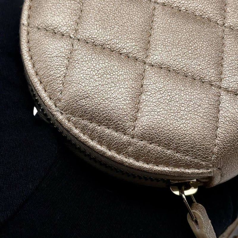 シャネル ノベルティ コインケース AirPodsケース チェーンセット マトラッセ ココマーク ラムスキン CHANEL イヤーズギフト