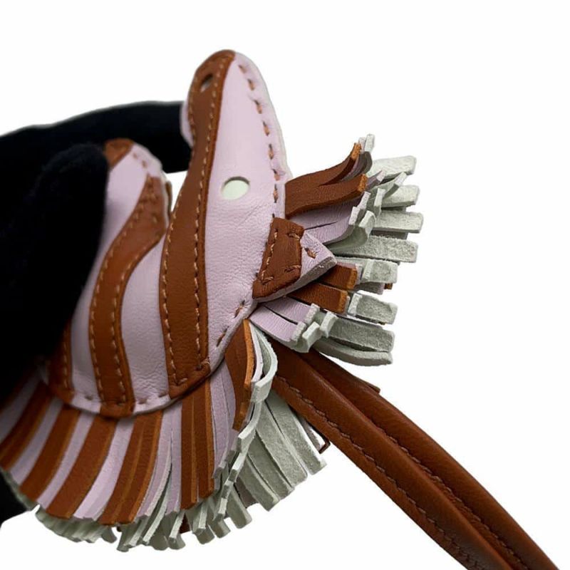 エルメス バッグチャーム ジージー・サバンナ モーヴペール/ゴールド/ヴェールフィズ ラムスキン U刻印 チャーム シマウマ