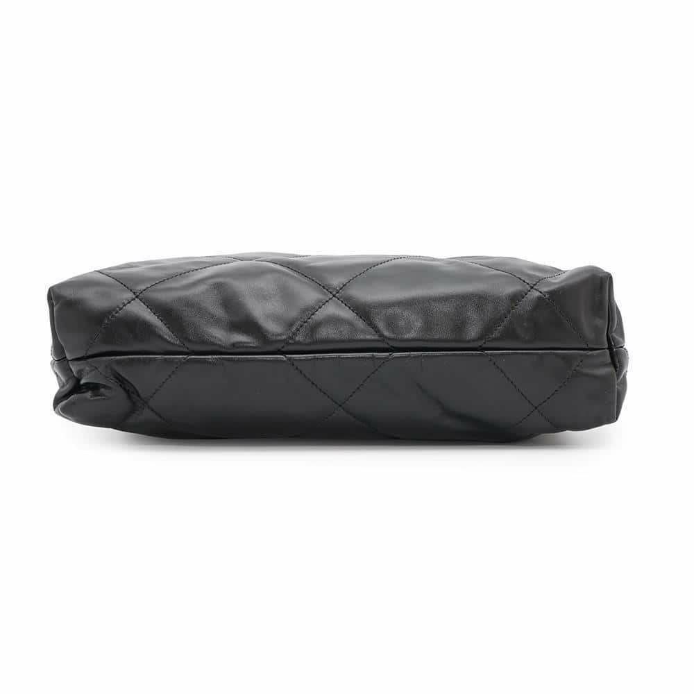 シャネル チェーンショルダーバッグ CHANEL22 スモール シャイニーカーフレザー AS3260 CHANEL ポーチ付き 黒