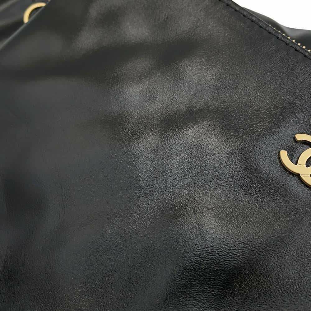 シャネル チェーンショルダーバッグ CHANEL22 スモール シャイニーカーフレザー AS3260 CHANEL ポーチ付き 黒