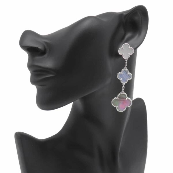 ヴァンクリーフ&アーペル ピアス マジック アルハンブラ イヤリング 3モチーフ ホワイト&グレー マザーオブパール カルセドニー K18WG