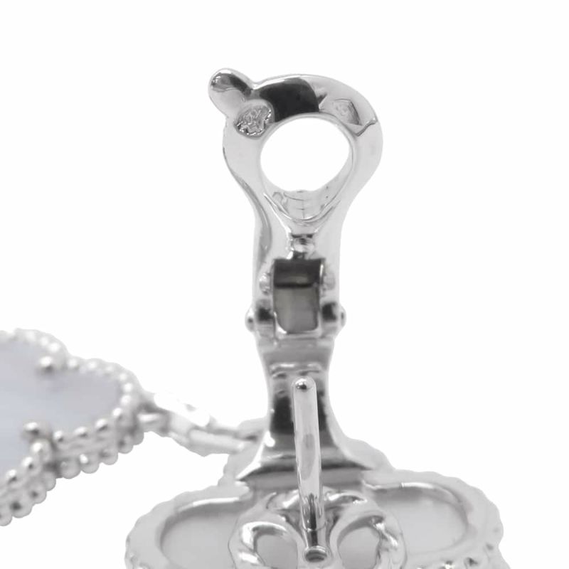 ヴァンクリーフ&アーペル ピアス マジック アルハンブラ イヤリング 3モチーフ ホワイト&グレー マザーオブパール カルセドニー K18WG