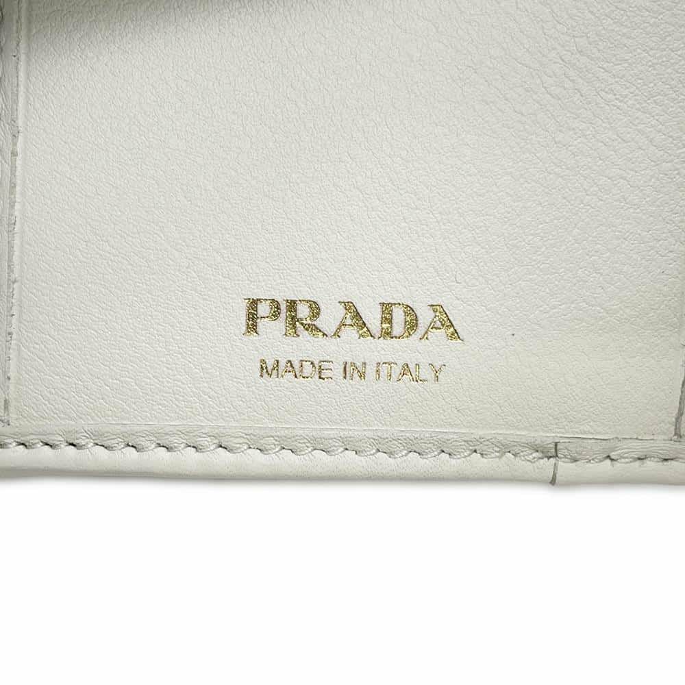プラダ 三つ折り財布 ミニスタッズ レザー 1MH043 PRADA 財布 白