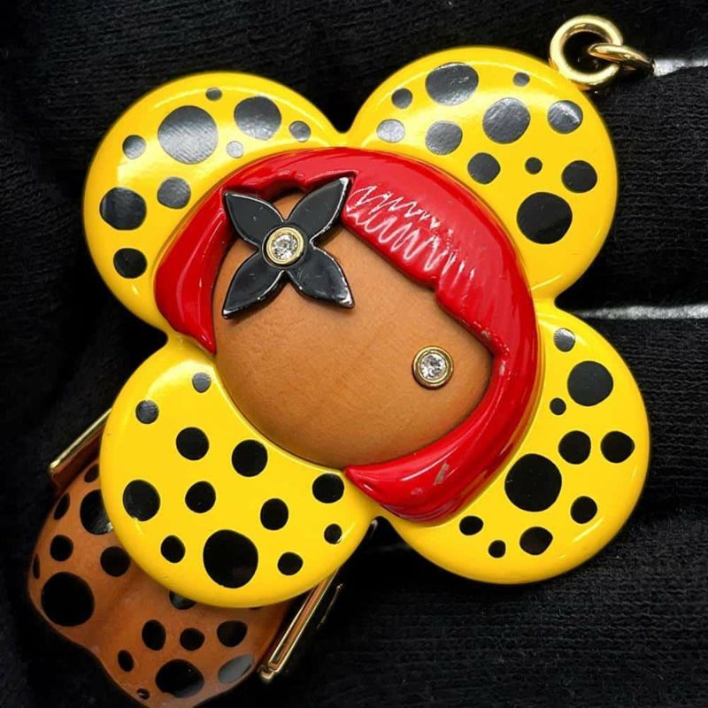 ルイヴィトン キーホルダー LV × YK ヴィヴィエンヌ インフィニティ ドット M01146 ヴィトン 草間彌生