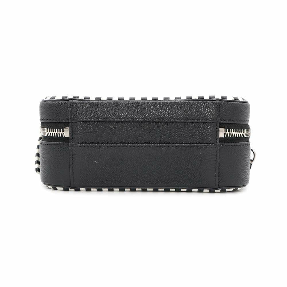 シャネル チェーンショルダーバッグ CCフィリグリー バニティバッグ キャビアスキン A93342 CHANEL 黒 白