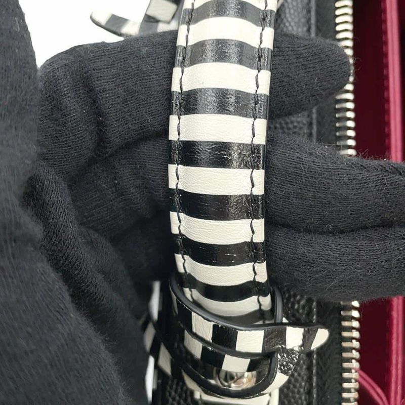 シャネル チェーンショルダーバッグ CCフィリグリー バニティバッグ キャビアスキン A93342 CHANEL 黒 白