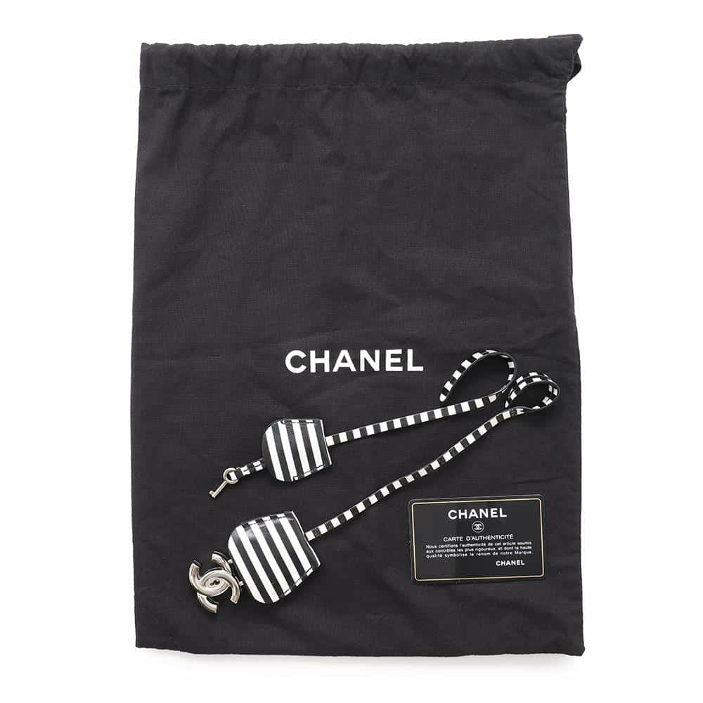 シャネル チェーンショルダーバッグ CCフィリグリー バニティバッグ キャビアスキン A93342 CHANEL 黒 白