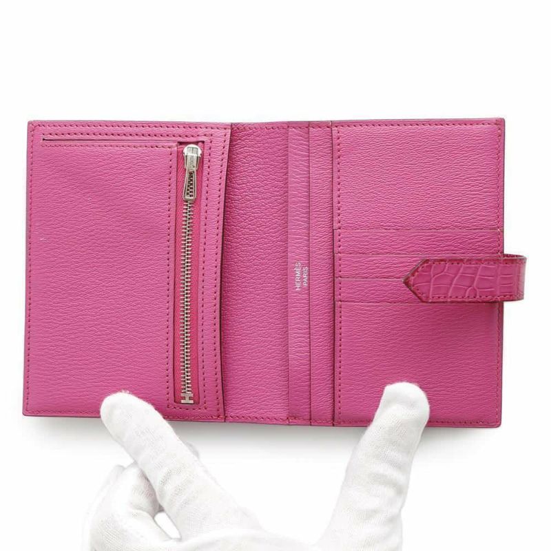 エルメス 二つ折り財布 ベアンコンパクト ローズショッキング/シルバー金具 アリゲーターマット Z刻印 HERMES 財布