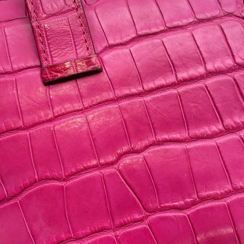 エルメス 二つ折り財布 ベアンコンパクト ローズショッキング/シルバー金具 アリゲーターマット Z刻印 HERMES 財布