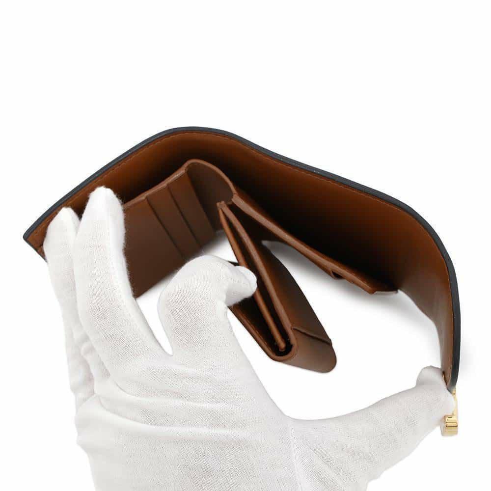 セリーヌ 三つ折り財布 トリオンフ スモールフラップ ウォレット 10D782CQH.04LU CELINE